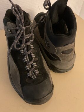 Asolo Women's Gray and Black suede Hiking boots Size 6.5